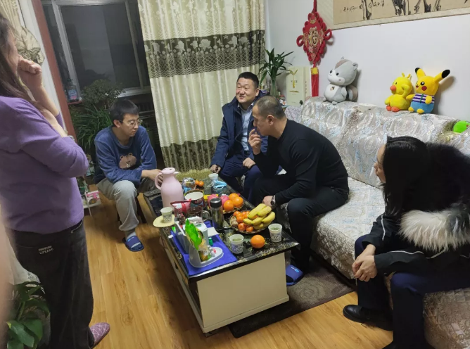 开云官方站网页版-开云online(中国)
产业开发板块深入开展员工家访活动(图2)