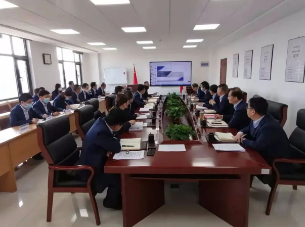 开云官方站网页版-开云online(中国)
召开党委理论中心组集体学习会议(图2)