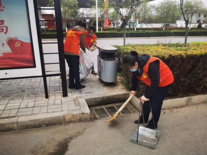 开云官方站网页版-开云online(中国)
赴包抓共建村社开展卫生清扫志愿服务活动(图5)