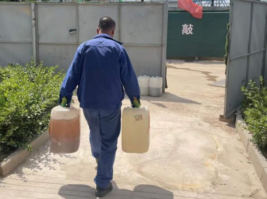 开云官方站网页版-开云online(中国)
城东污水处理公司扎实推进危险废物规范化处置(图3)