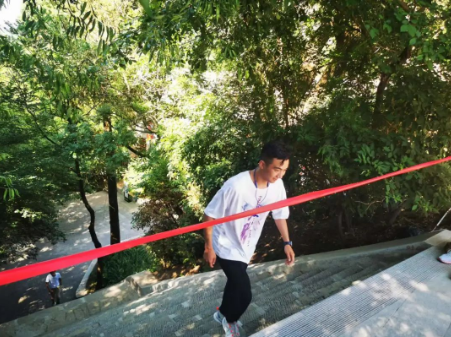 助力文旅市场 展示产投风采——开云官方站网页版-开云online(中国)
组织开展员工登山比赛活动(图8)